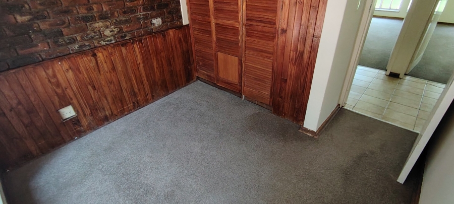 5 Bedroom Property for Sale in Flamwood North West